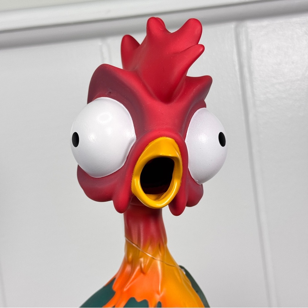 NEW Disney Moana Hei Hei Squeeze and Scream Toy - Picture 2 of 4